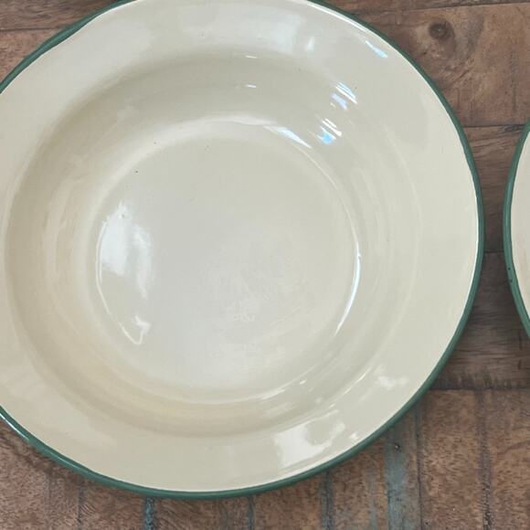 Vintage Cream with Green Trim Enamelware Bowls 7" Set of 8 Country Farmhouse - Picture 4 of 14